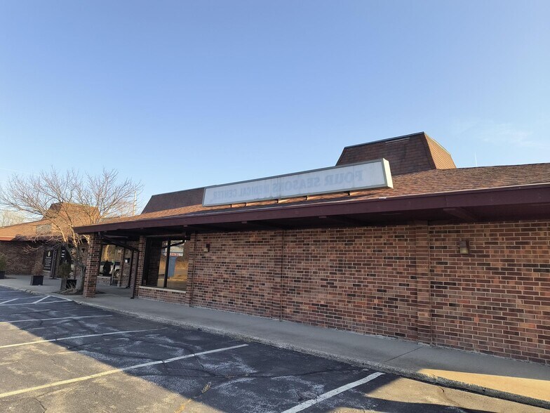 More Photos Of 8111 E 109th Ave, Crown Point Storefront Retail Office For Lease