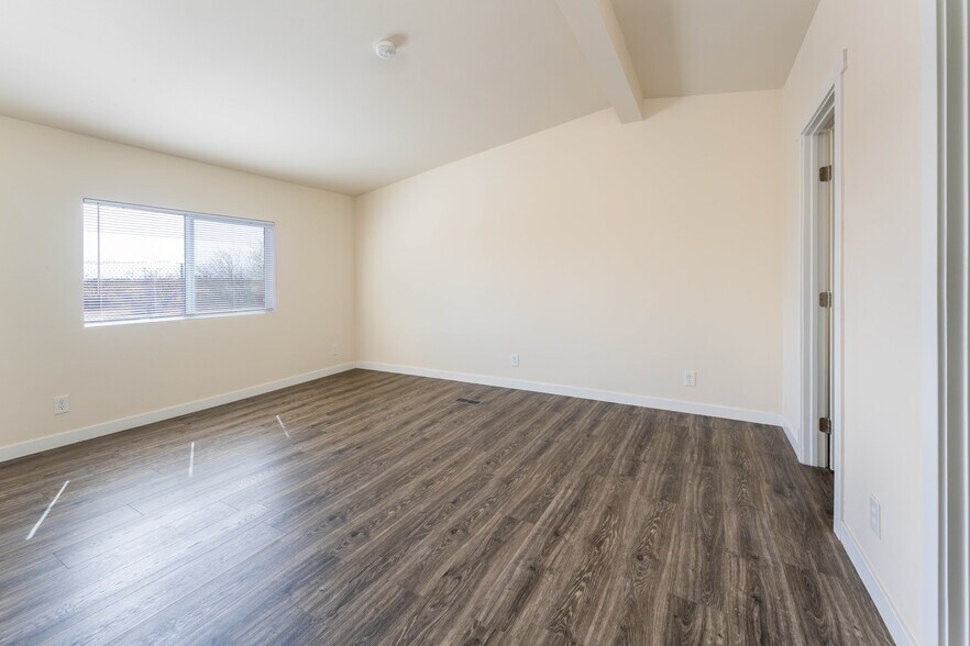 More Photos Of 17331 W Grand Ave, Surprise Office For Sale