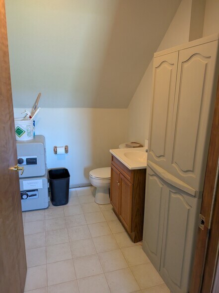 More Photos Of 380 Browns Ln, Coshocton Office For Lease