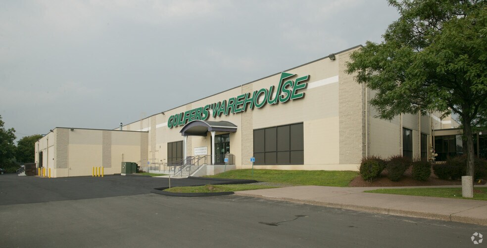 More Photos Of 75 Brainard Rd, Hartford Showroom For Lease