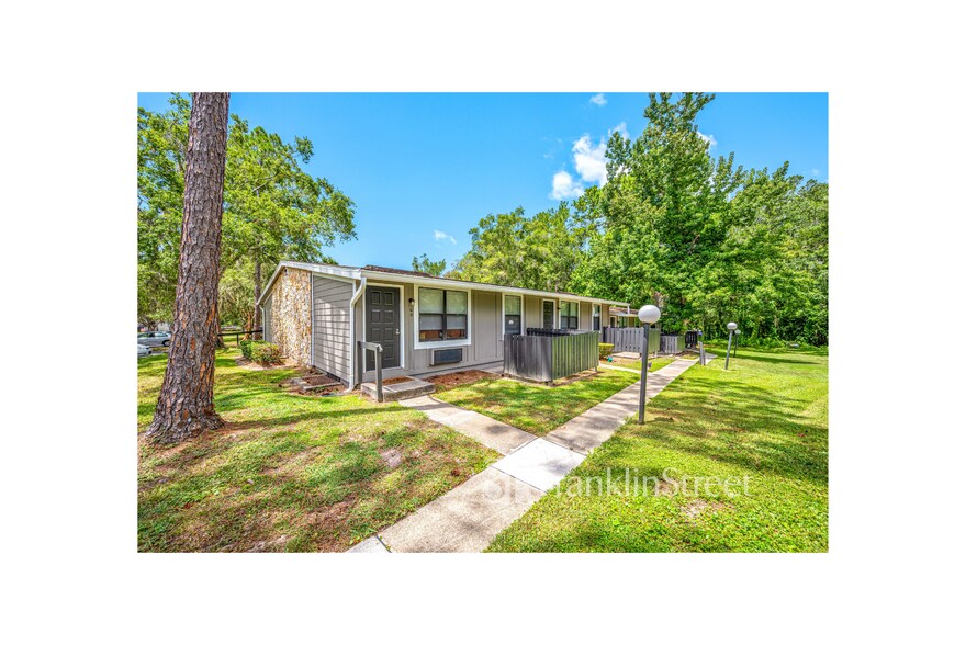 More Photos Of 965 Candlelight Blvd, Brooksville Apartments For Sale