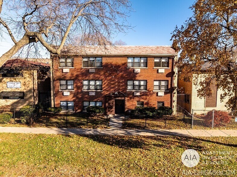 Primary Photo Of 7037-7039 SE End Ave, Chicago Apartments For Sale