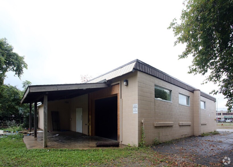 More Photos Of 923 Commissioners Rd E, London Office For Sale