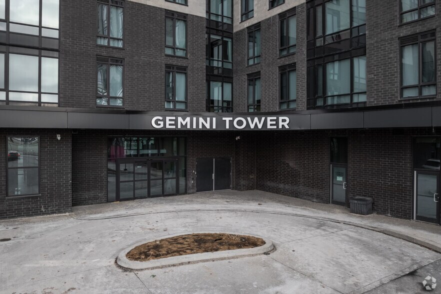 More Photos Of 2140 Baseline, Ottawa Apartments For Lease