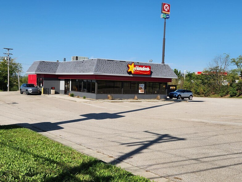 More Photos Of 8750 Wooster Pike, Seville Fast Food For Lease