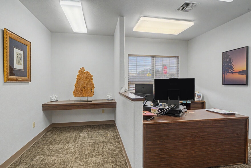 More Photos Of 56 C St NW, Ephrata Office Residential For Sale