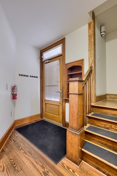 More Photos Of 135 Rothsville Station Rd, Lititz Office Residential For Lease