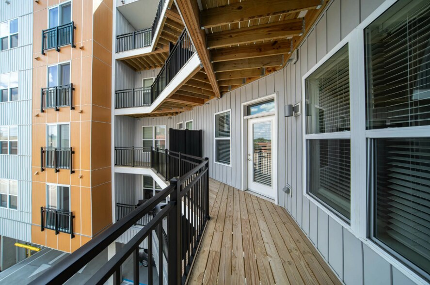 More Photos Of 501 S Capitol Ave, Lansing Office For Sale