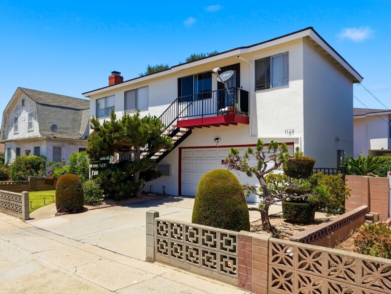 More Photos Of 1127 W 164th St, Gardena Apartments For Sale