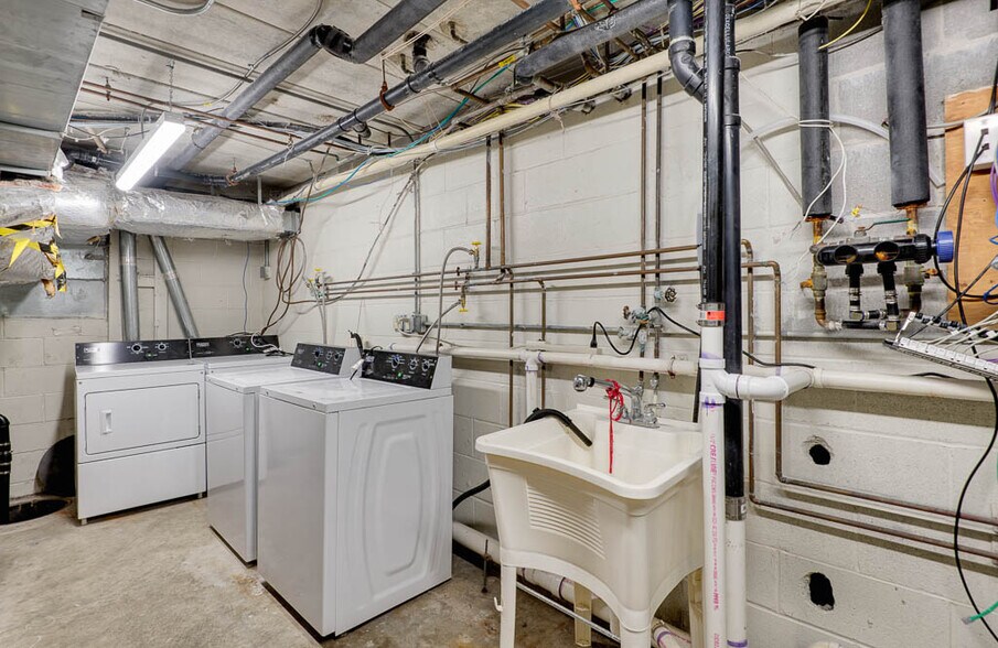 More Photos Of 32 E Mendota Rd, Inver Grove Heights Auto Dealership For Sale