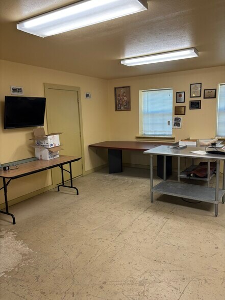 More Photos Of 5440 TX-123 Bypass South, Seguin Industrial For Sale