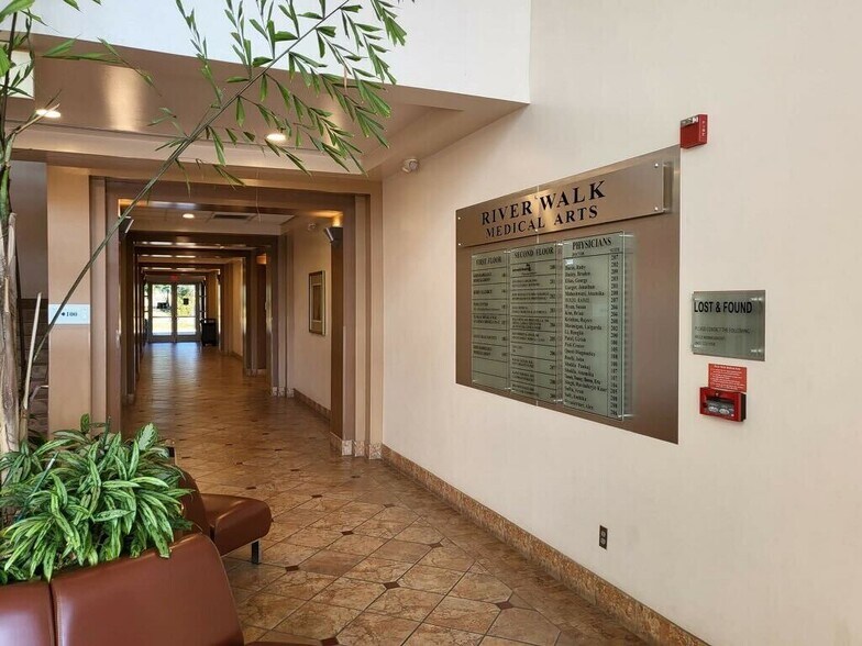 More Photos Of 9900 Stockdale Hwy, Bakersfield Medical For Sale