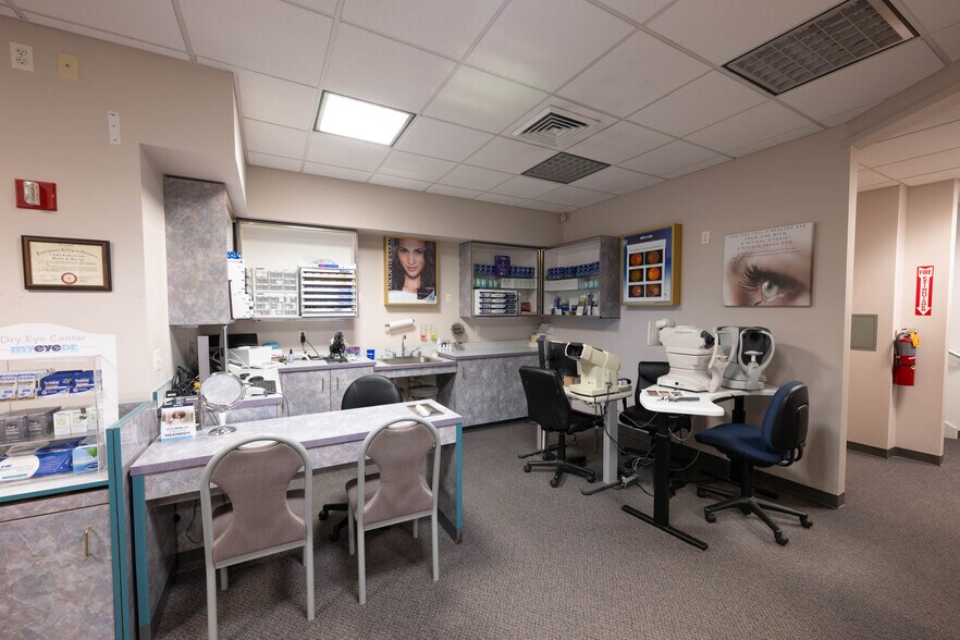 More Photos Of 706 Grape St, Whitehall Medical For Sale