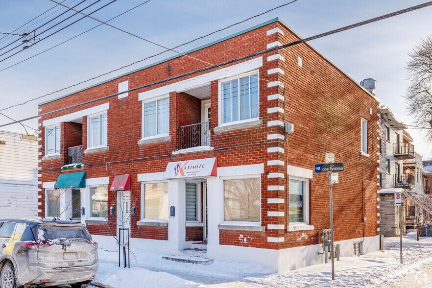 Primary Photo Of 246-250 Rue Des Érables, Lachine Storefront Retail Residential For Sale