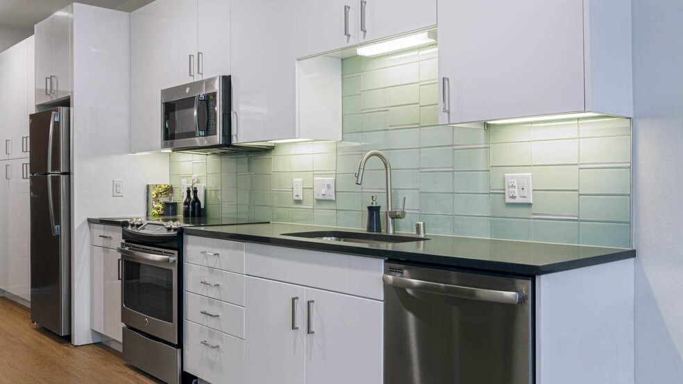 More Photos Of 221 Minor Ave N, Seattle Multifamily For Sale