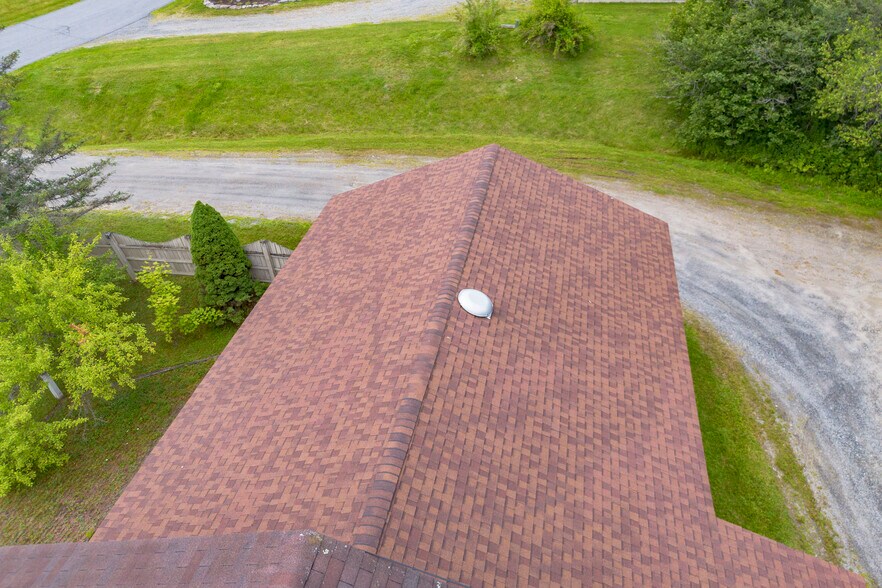 More Photos Of 6 Abroad Rd, West Dover Hotel For Sale