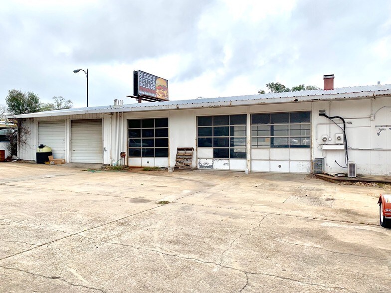 More Photos Of 1353-1355 N N Monroe, Tallahassee Auto Repair For Lease