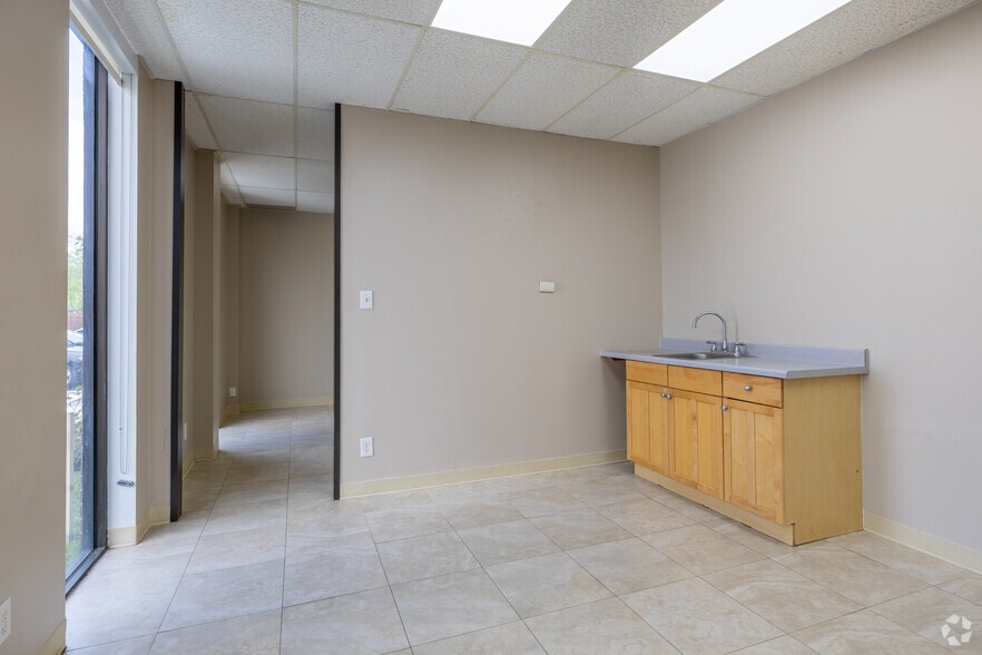 More Photos Of 6720 Sands Point Dr, Houston Office For Lease