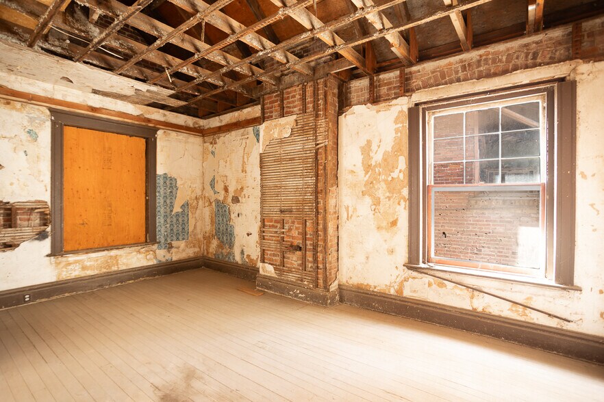 More Photos Of 479 B St, Biggs Storefront Retail Office For Sale