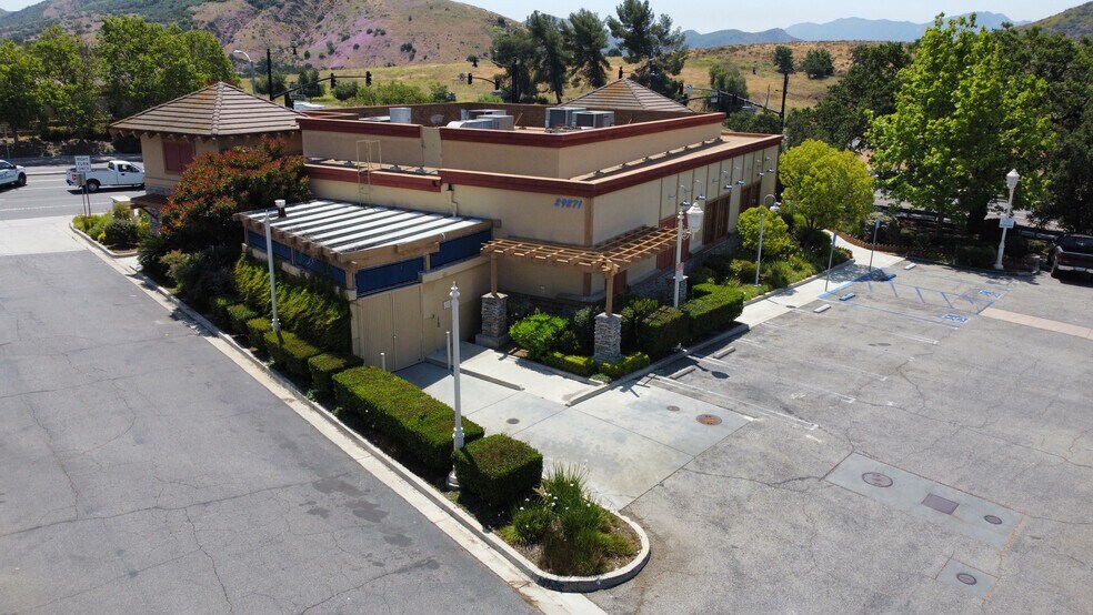 More Photos Of 5001-5033 Kanan Rd, Agoura Hills Unknown For Lease