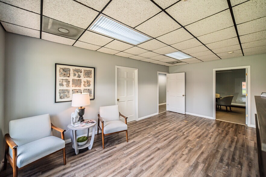 More Photos Of 3140 Parisa Dr, Paducah Office For Sale
