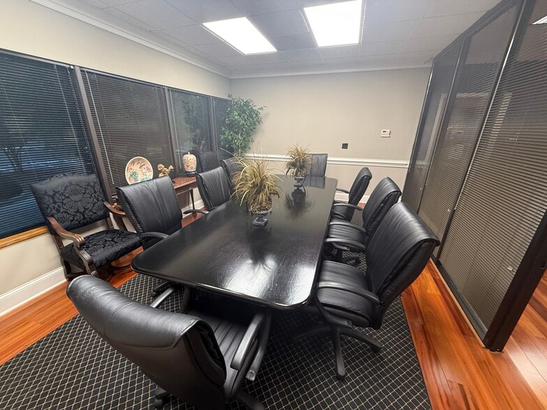 More Photos Of 3680 N Peachtree Rd, Chamblee Loft Creative Space For Lease