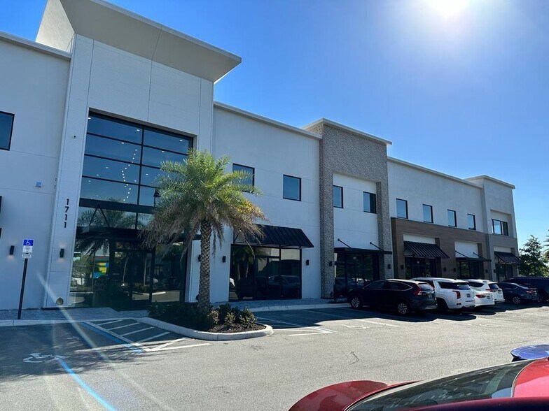 More Photos Of 1711 Amazing Way, Ocoee Storefront Retail Office For Lease