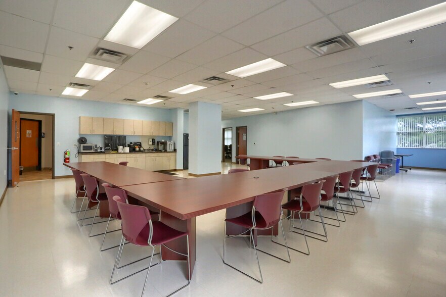 More Photos Of 8040 Carlson Rd, Harrisburg Office For Sale