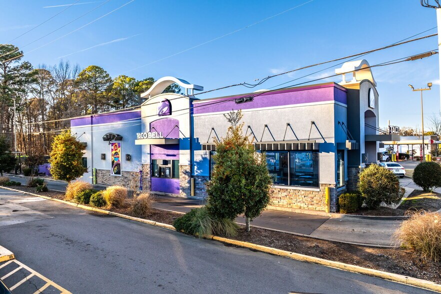 More Photos Of 8108 Geyer Springs Rd, Little Rock Freestanding For Sale