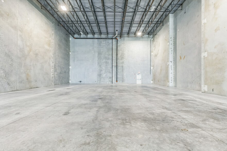 More Photos Of 6505 NW 167th St, Hialeah Unknown For Lease