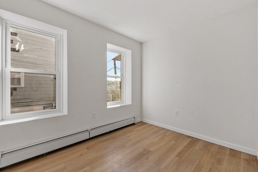 More Photos Of 13 Groton Pl, Worcester Apartments For Sale