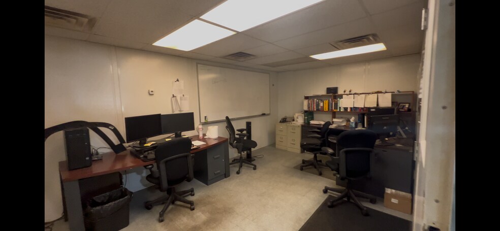 More Photos Of 7156 Sulier Dr, Temperance Manufacturing For Sale