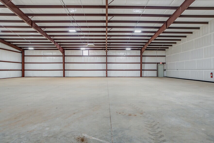 More Photos Of 3814 County Road 1350, Lubbock Distribution For Sale