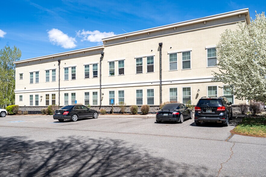 More Photos Of 625 Red Table Dr, Gypsum Apartments For Sale