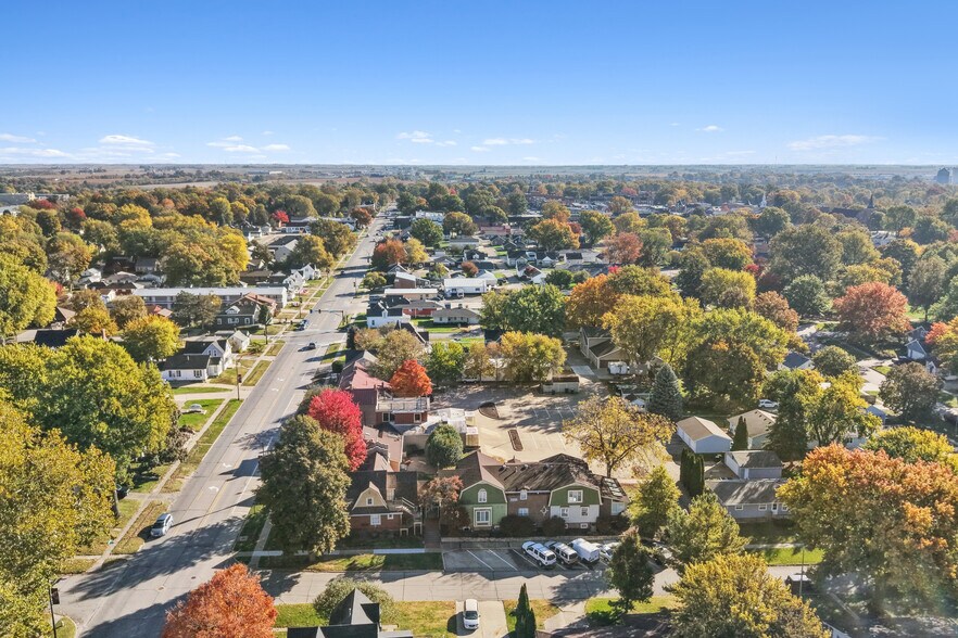 More Photos Of 1111 Washington St, Pella Hospitality For Sale
