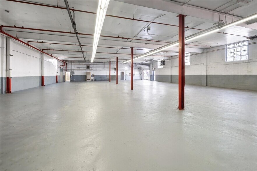 More Photos Of 390-400 Railroad Ave, Hackensack Warehouse For Lease
