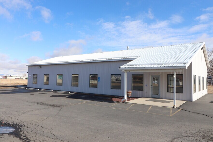 Primary Photo Of 39141 Pocahontas, Baker City Medical For Sale