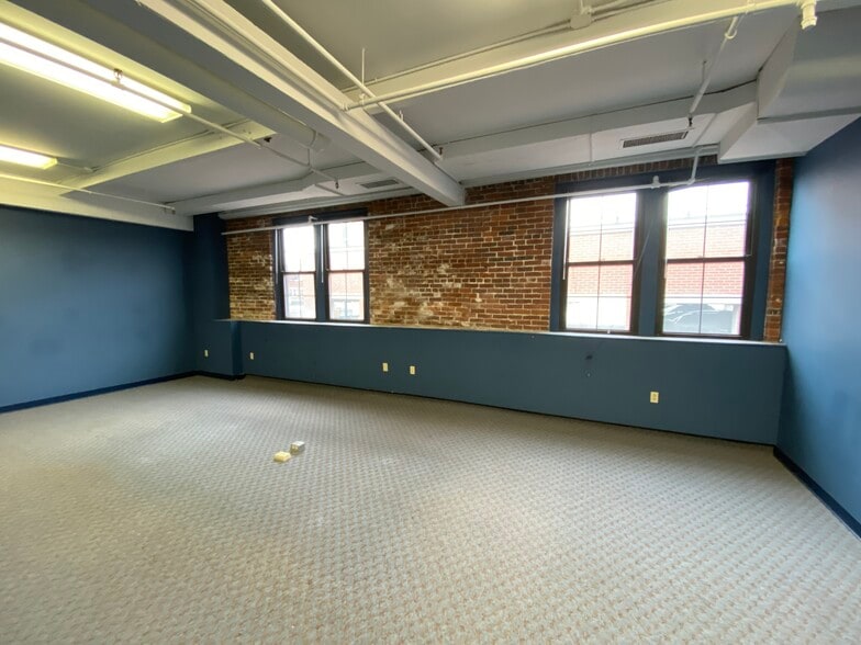 More Photos Of 31 S Main St, Concord General Retail For Sale