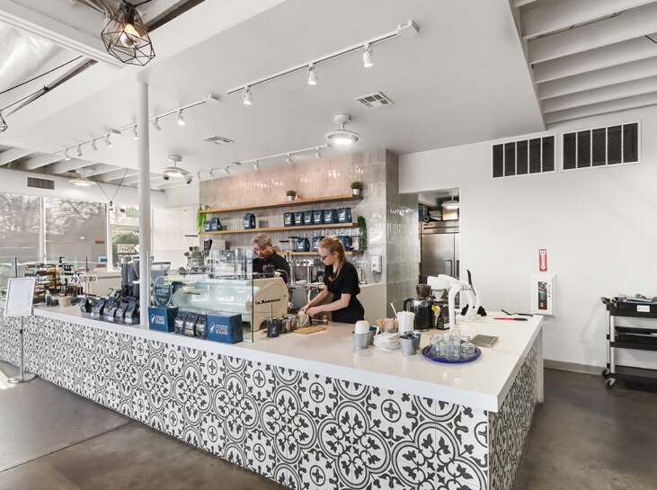 More Photos Of 2932-2940 Freeport Blvd, Sacramento Freestanding For Sale