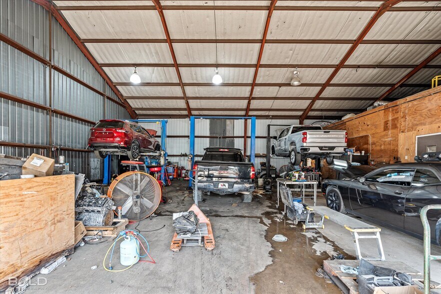 More Photos Of 6508 W 70th St, Shreveport Industrial For Lease