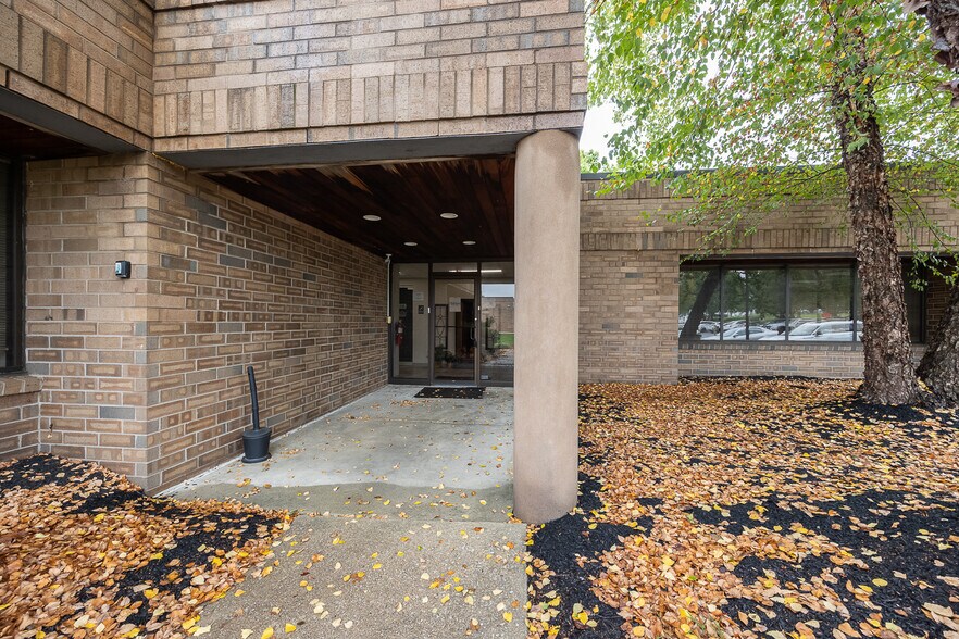 More Photos Of 728 Springdale Dr, Exton Office For Lease