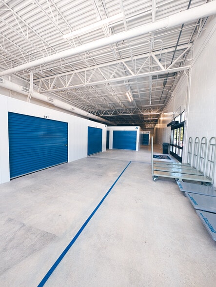 More Photos Of 6465 US Highway 31 N, Williamsburg Self Storage For Lease
