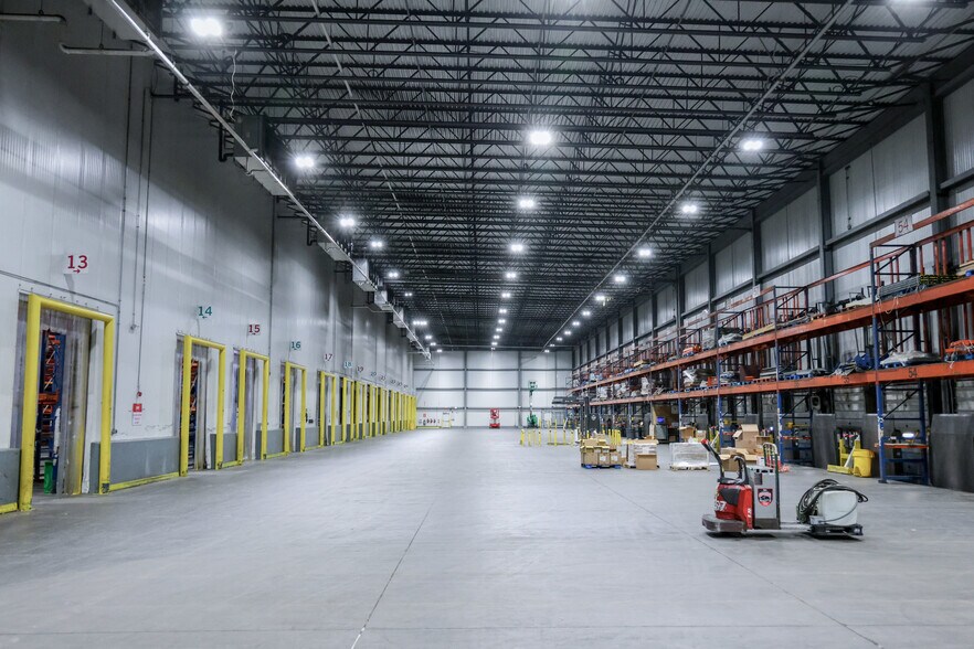 More Photos Of 54 Joseph St, Newark Warehouse For Lease