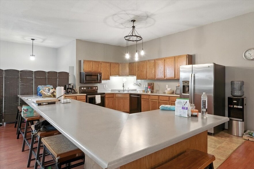 More Photos Of 501-503 Iowa Ave, Essex Storefront Retail Residential For Sale