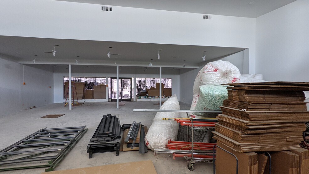 More Photos Of 440 E Holt Ave, Pomona Storefront For Lease