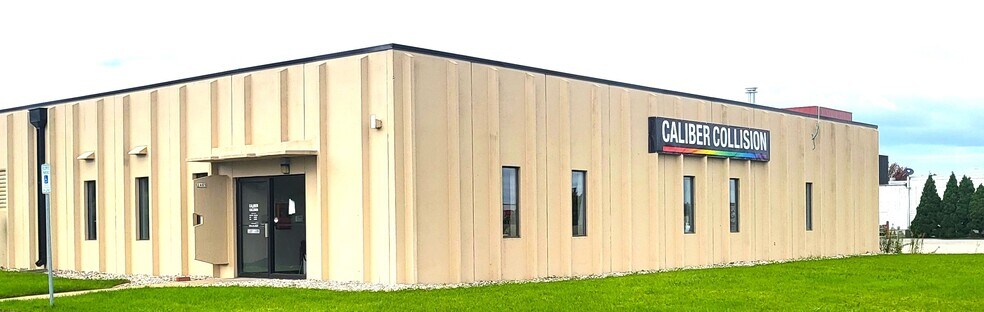 More Photos Of 1465 S Washburn St, Oshkosh Industrial For Sale