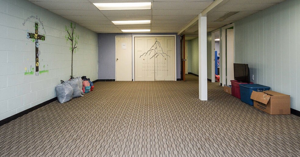 More Photos Of 401 Richardson St, Etowah Religious Facility For Sale