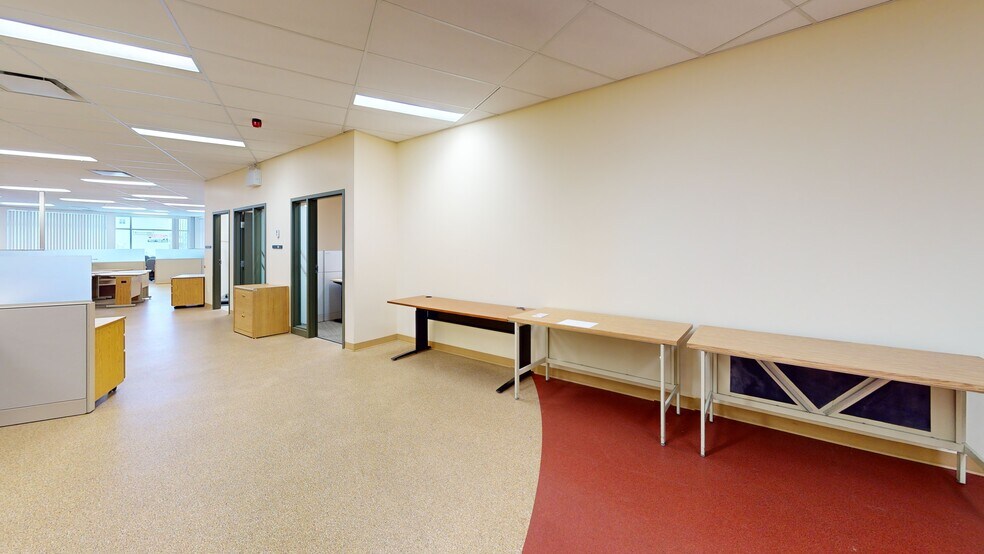 More Photos Of 3750 Boul Du Royaume, Saguenay Office For Lease