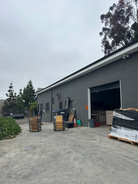 More Photos Of 3358 F St, San Diego Warehouse For Lease