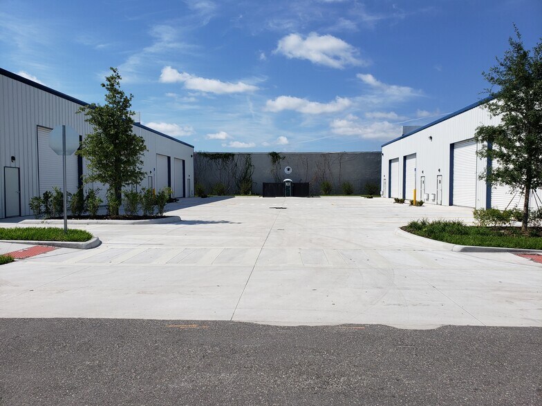 More Photos Of 1900 Monte Carlo Trl, Orlando Unknown For Lease
